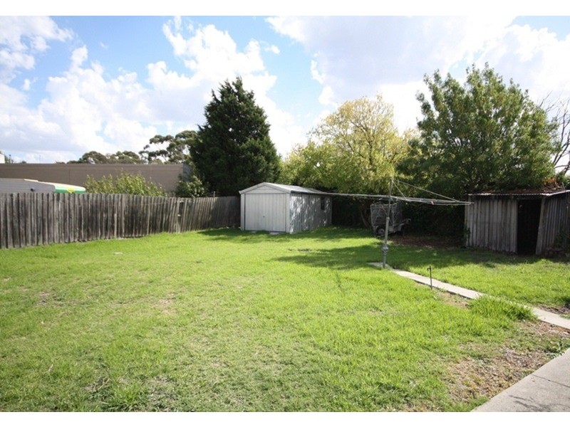 7 Moe Court, Dallas VIC 3047