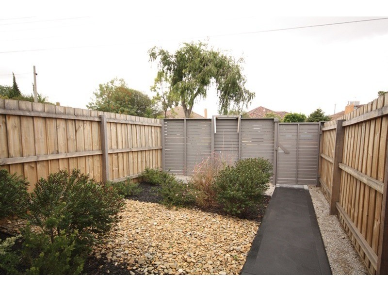 2/885-887 Pascoe Vale Road, Glenroy VIC 3046