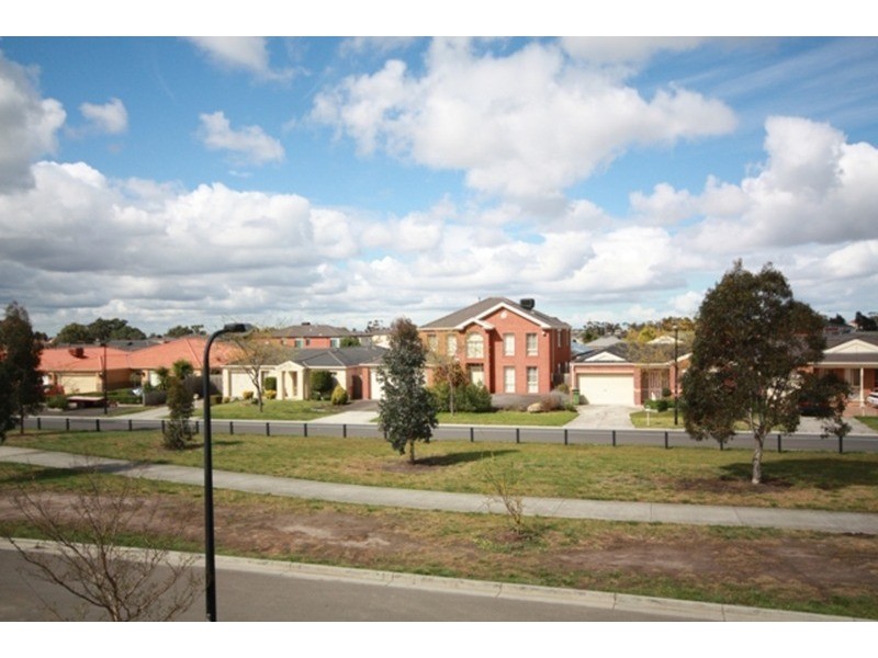 34 Athol Avenue, Roxburgh Park VIC 3064
