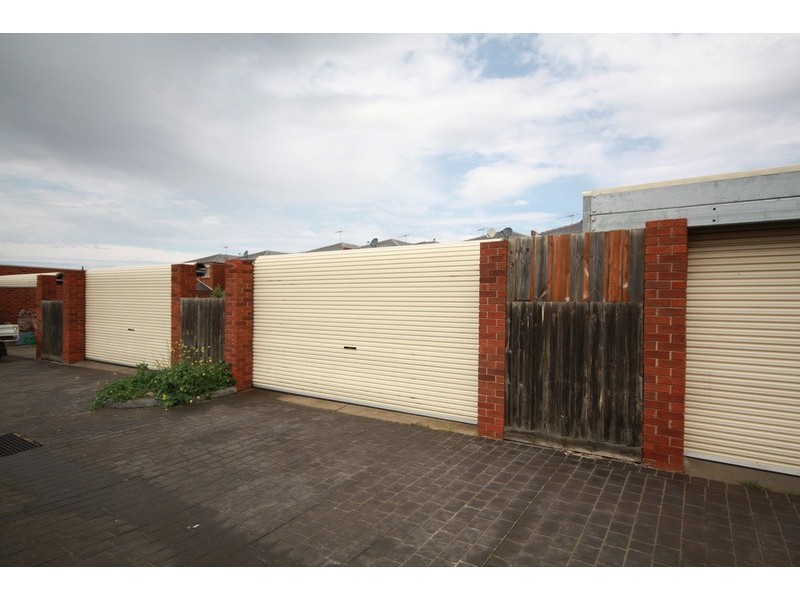 34 Athol Avenue, Roxburgh Park VIC 3064