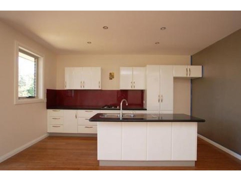 2/96 Loongana Avenue, Glenroy VIC 3046