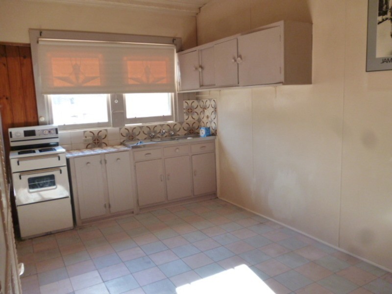 2/142 West  Street, Glenroy VIC 3046