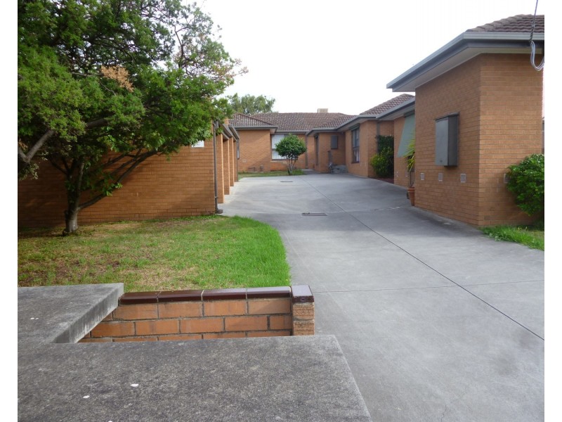 2/10 Prospect Street, Glenroy VIC 3046