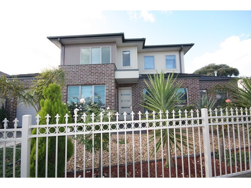 6 Nerissa  Grove, Oak Park VIC 3046