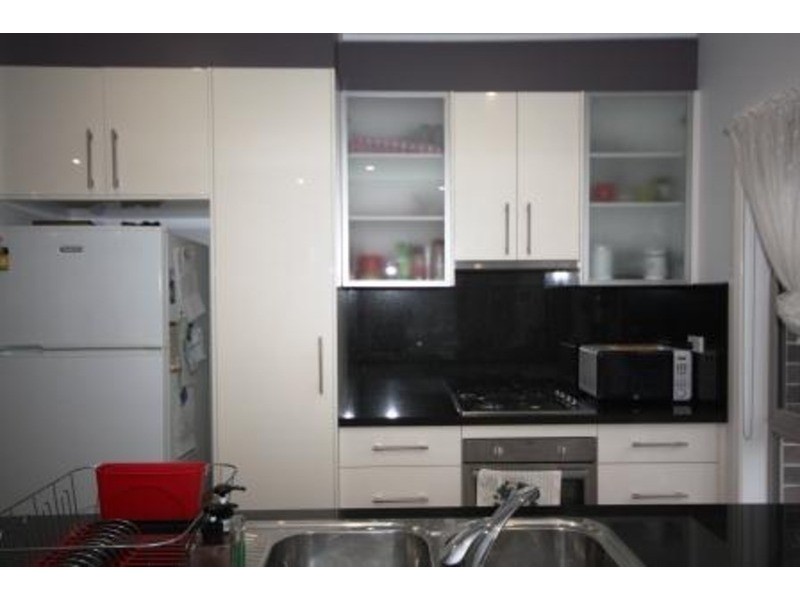 6 Nerissa  Grove, Oak Park VIC 3046