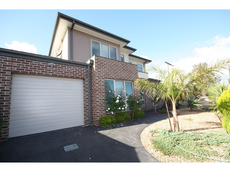 6 Nerissa  Grove, Oak Park VIC 3046