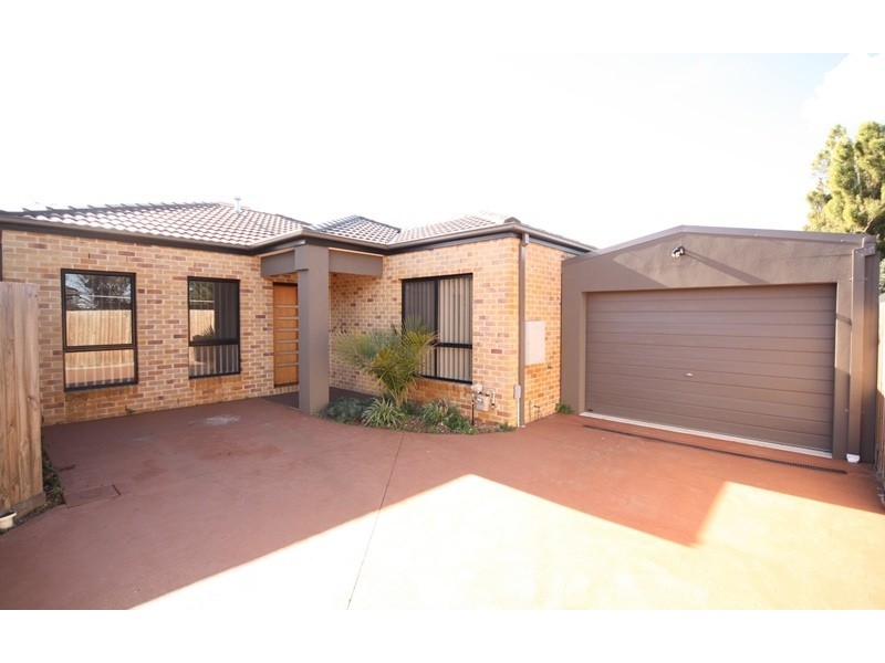 2/79 Bridgewater Road, Craigieburn VIC 3064