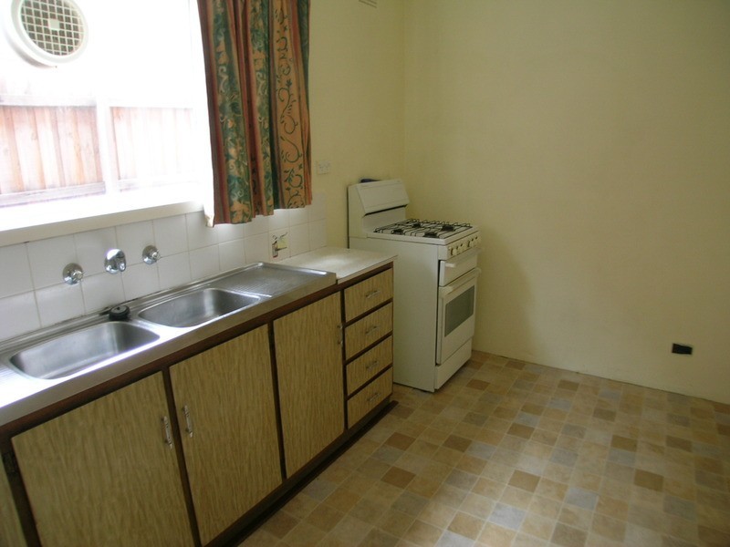 1/136 Mitchell Street, Brunswick VIC 3056