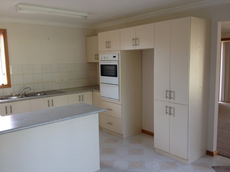 1/2 Tudor Street, Glenroy VIC 3046