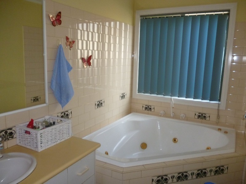 114 Roxburgh Park Drive, Roxburgh Park VIC 3064