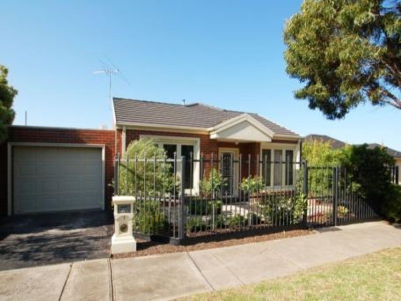 1/13 Lex Grove, Oak Park VIC 3046