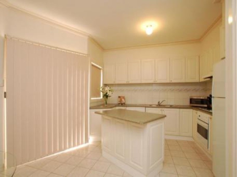 1/13 Lex Grove, Oak Park VIC 3046