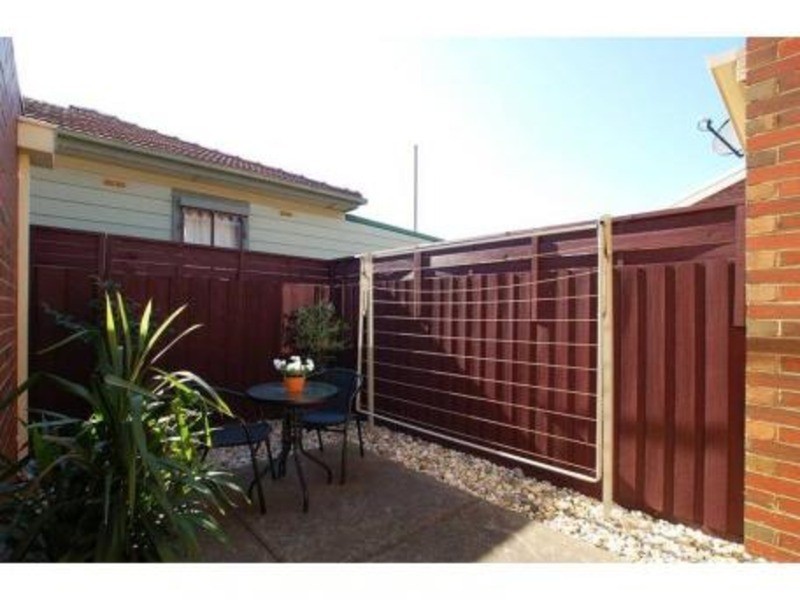 1/13 Lex Grove, Oak Park VIC 3046