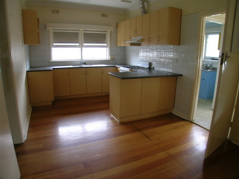 15 Murphy Street, Oak Park VIC 3046