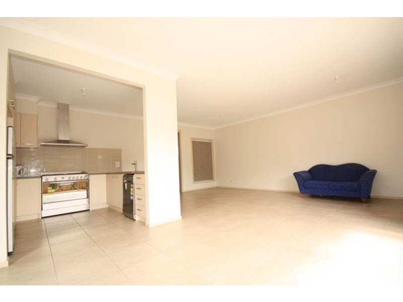 2/61 Maude  Avenue, Glenroy VIC 3046