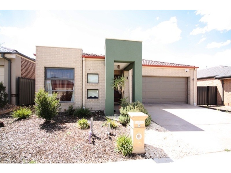 5 Bottlebrush Road, Craigieburn VIC 3064