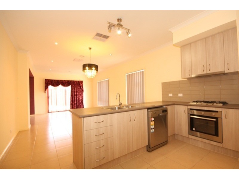 5 Bottlebrush Road, Craigieburn VIC 3064