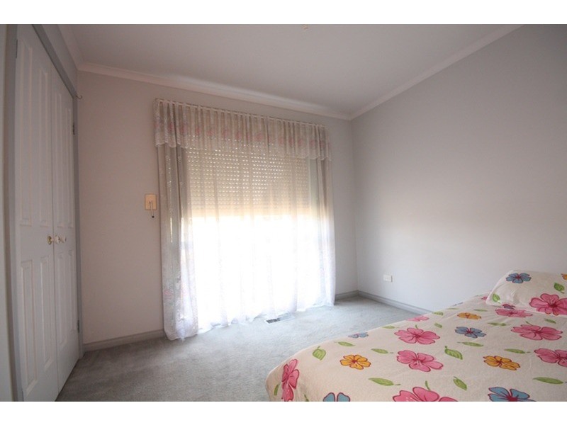 2/198 Derby  Street, Pascoe Vale VIC 3044