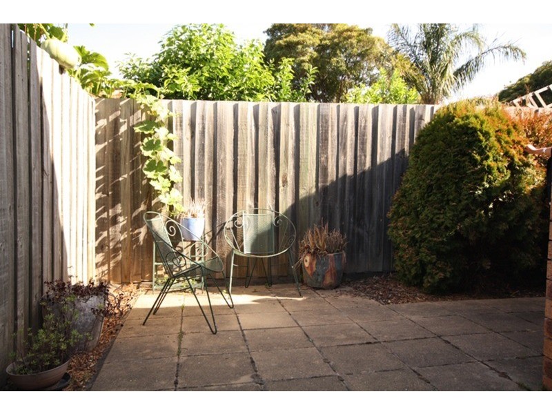 2/198 Derby  Street, Pascoe Vale VIC 3044