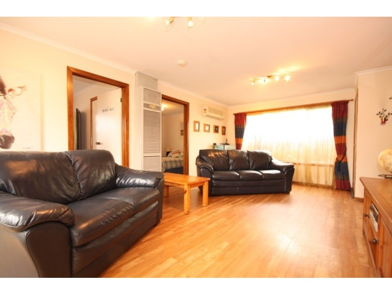 41 Emu Parade, Jacana VIC 3047