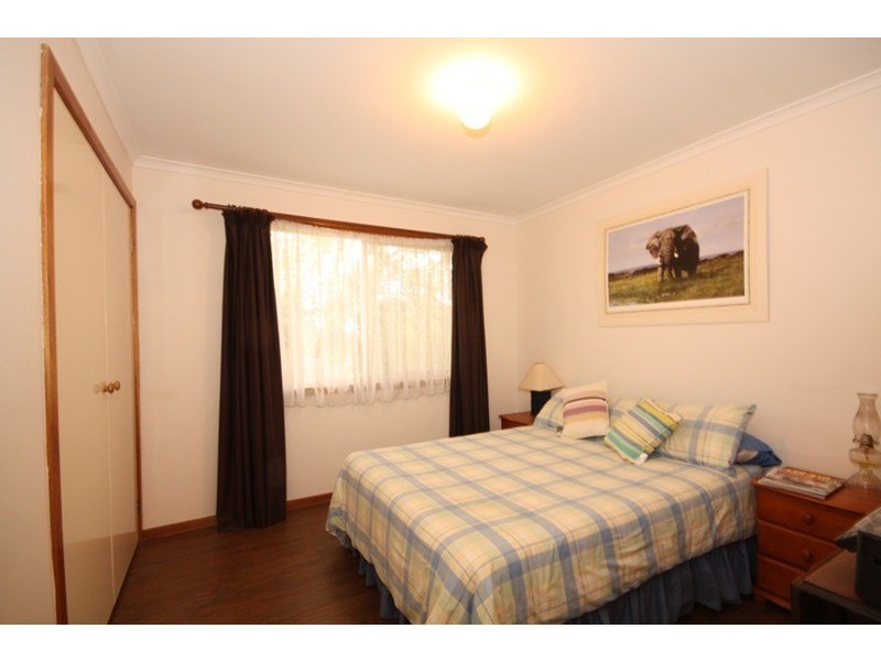 41 Emu Parade, Jacana VIC 3047