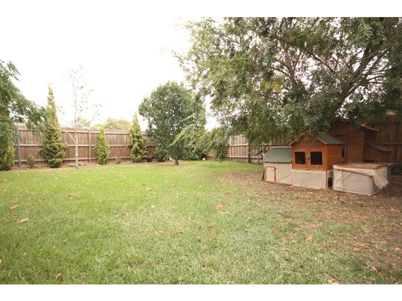 41 Emu Parade, Jacana VIC 3047