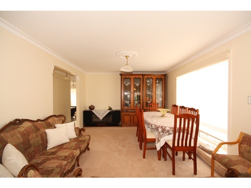 4 PARKER Court, Roxburgh Park VIC 3064