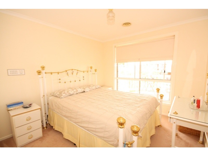 4 PARKER Court, Roxburgh Park VIC 3064