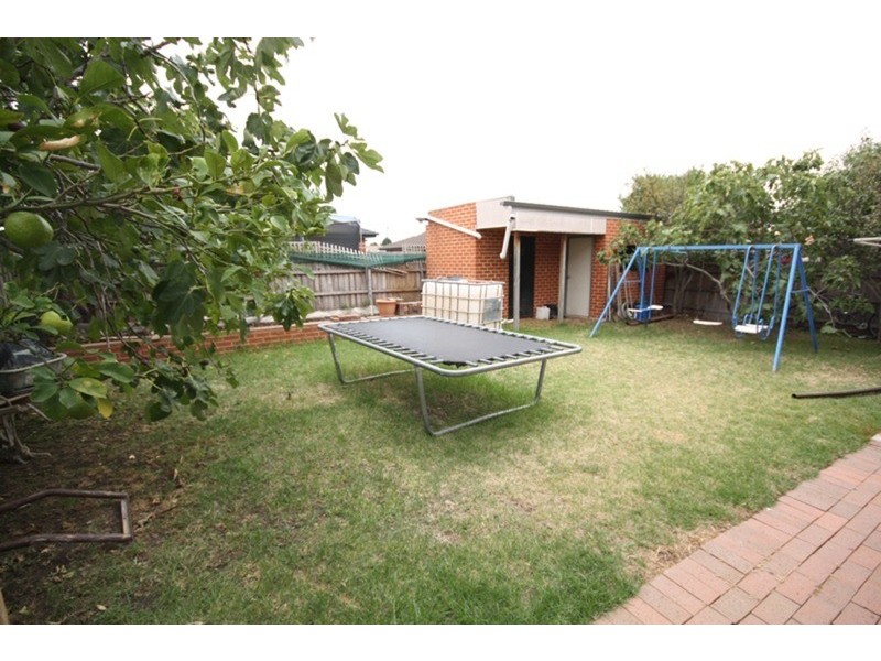 4 PARKER Court, Roxburgh Park VIC 3064