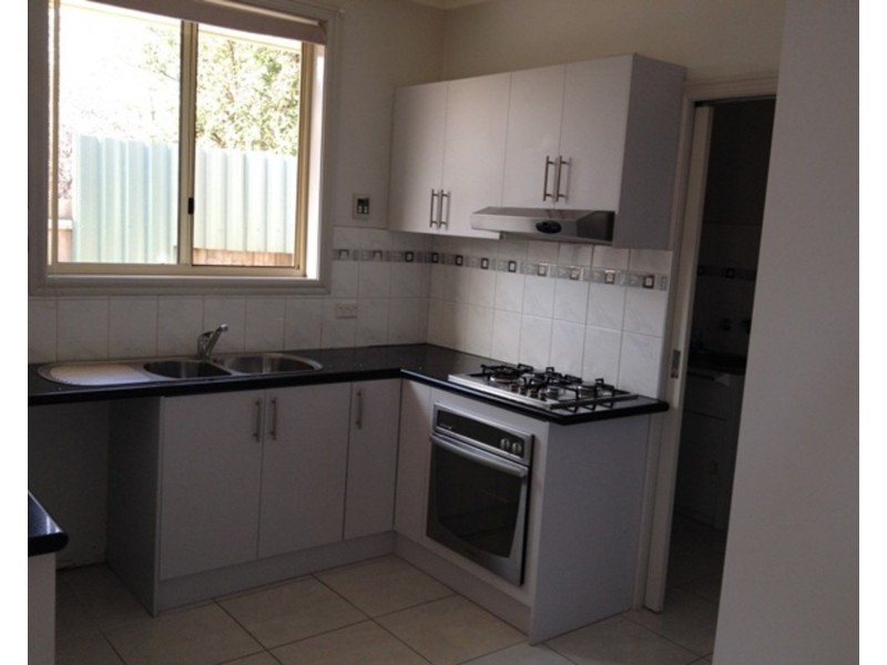 2/8 Bessell Court, Jacana VIC 3047