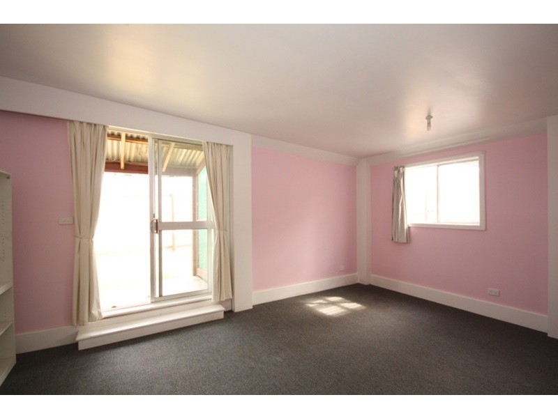 27A Station  Road, Oak Park VIC 3046