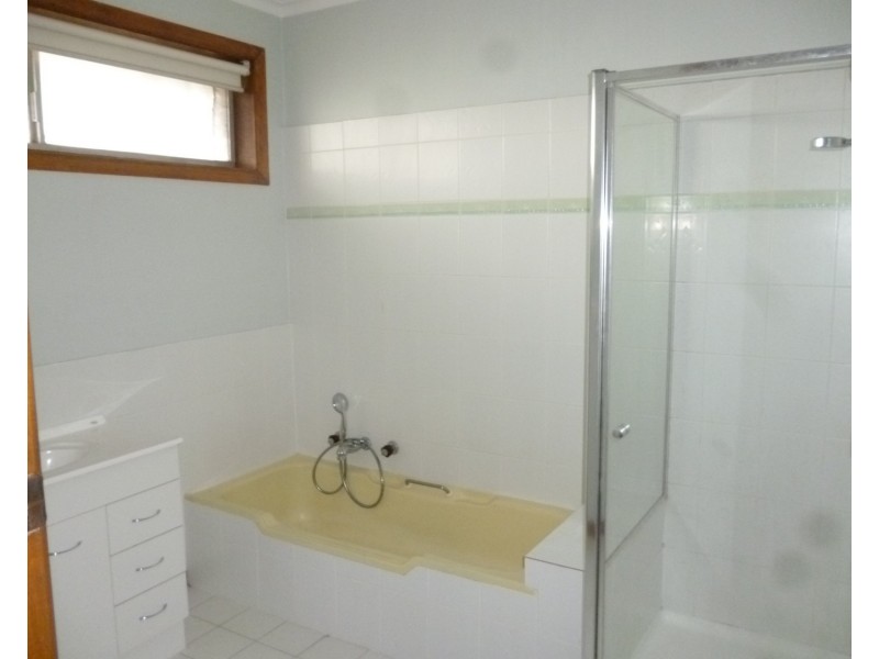 10 Derwent Court, Gladstone Park VIC 3043