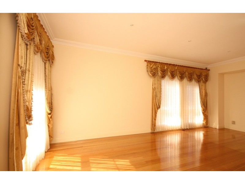 1 Aquila Grove, Roxburgh Park VIC 3064