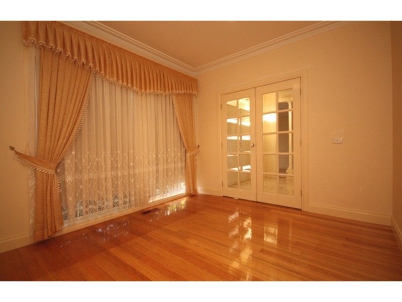 1 Aquila Grove, Roxburgh Park VIC 3064