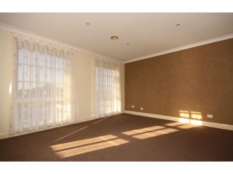 1 Aquila Grove, Roxburgh Park VIC 3064