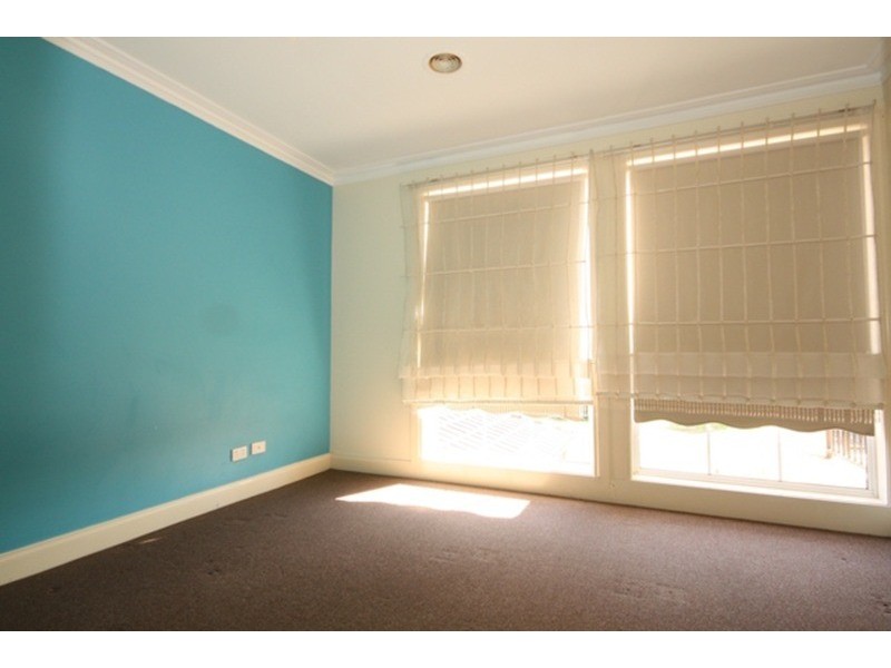 1 Aquila Grove, Roxburgh Park VIC 3064