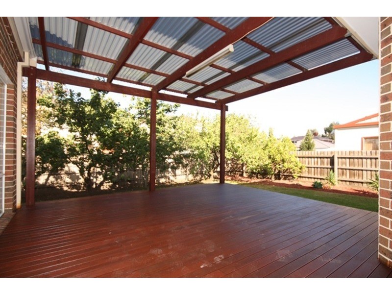 1 Aquila Grove, Roxburgh Park VIC 3064