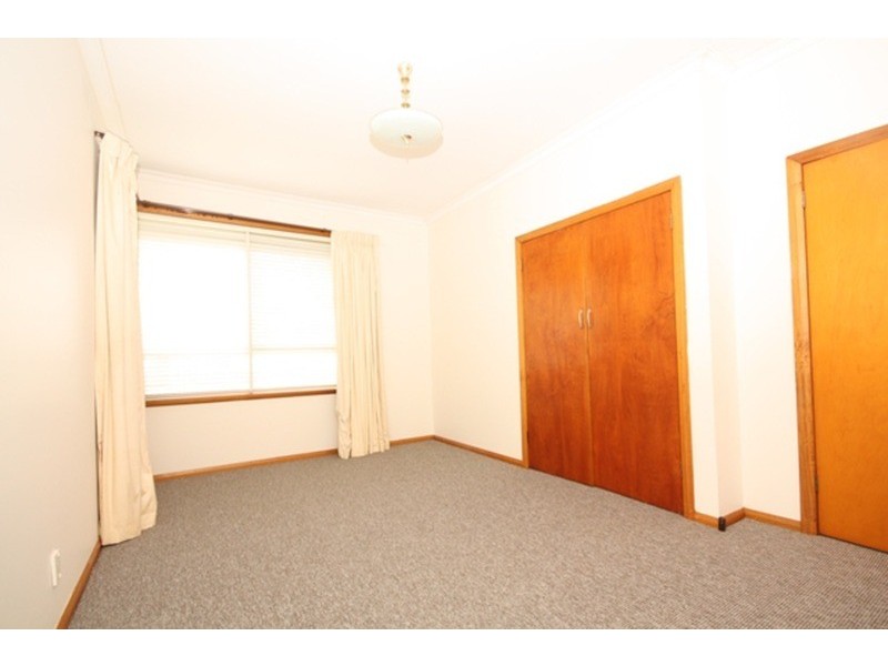 76 Wheatsheaf Road, Glenroy VIC 3046