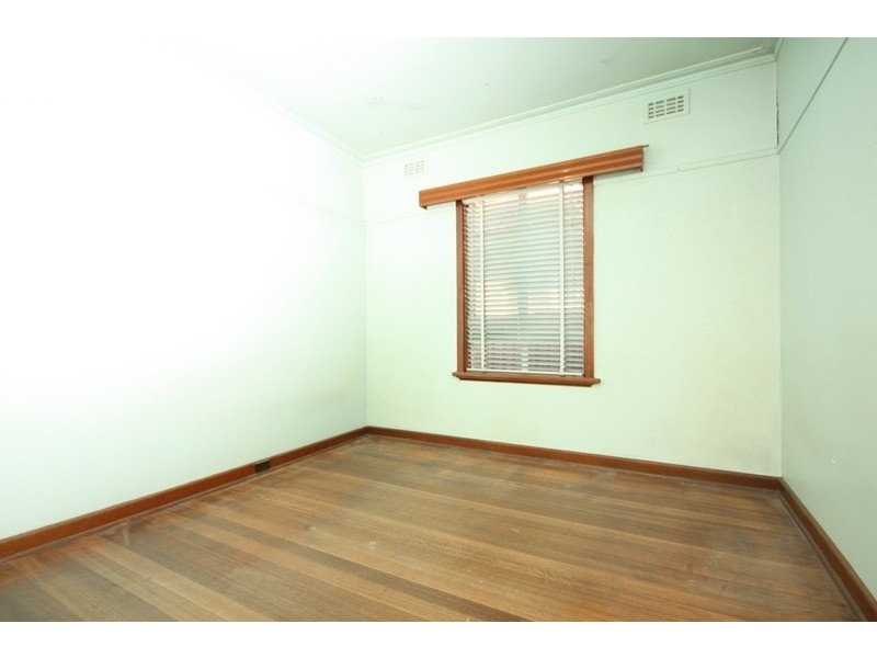 1/1 Curie Avenue, Oak Park VIC 3046