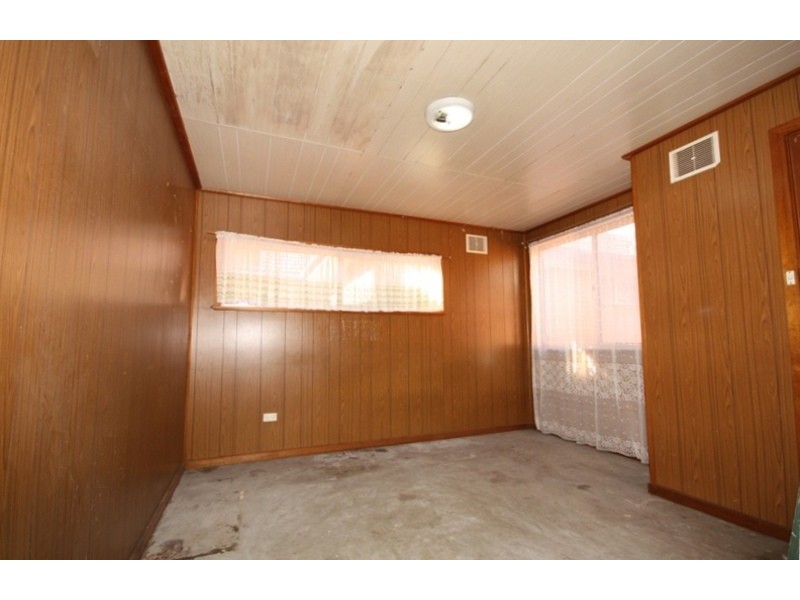 1/1 Curie Avenue, Oak Park VIC 3046