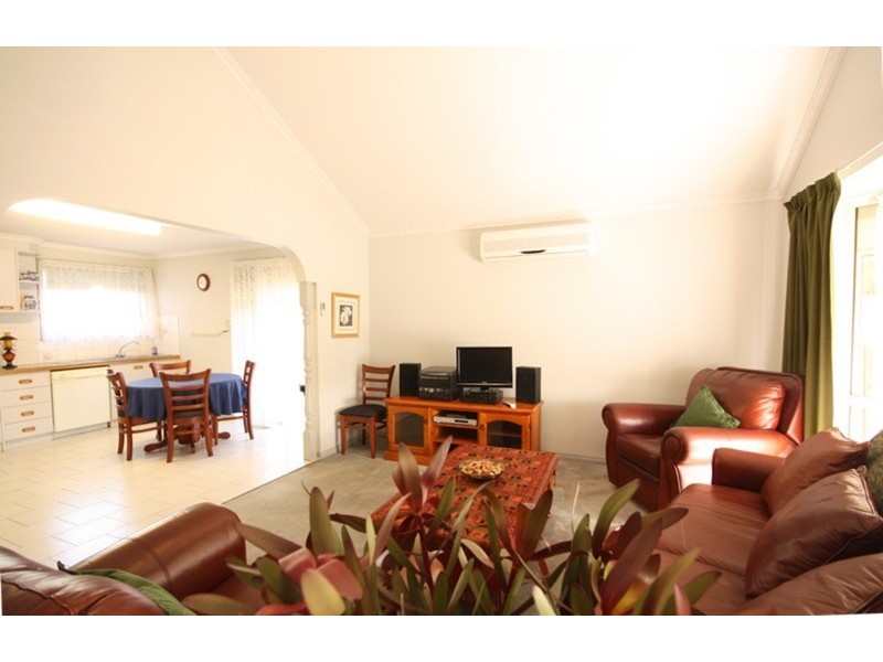 2/198 Derby  Street, Pascoe Vale VIC 3044