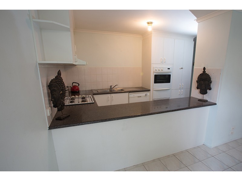 15 Kirwan Avenue, Roxburgh Park VIC 3064