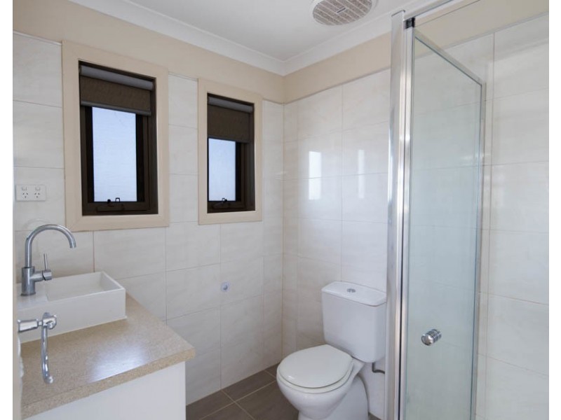 1/27 Benalla Street, Dallas VIC 3047