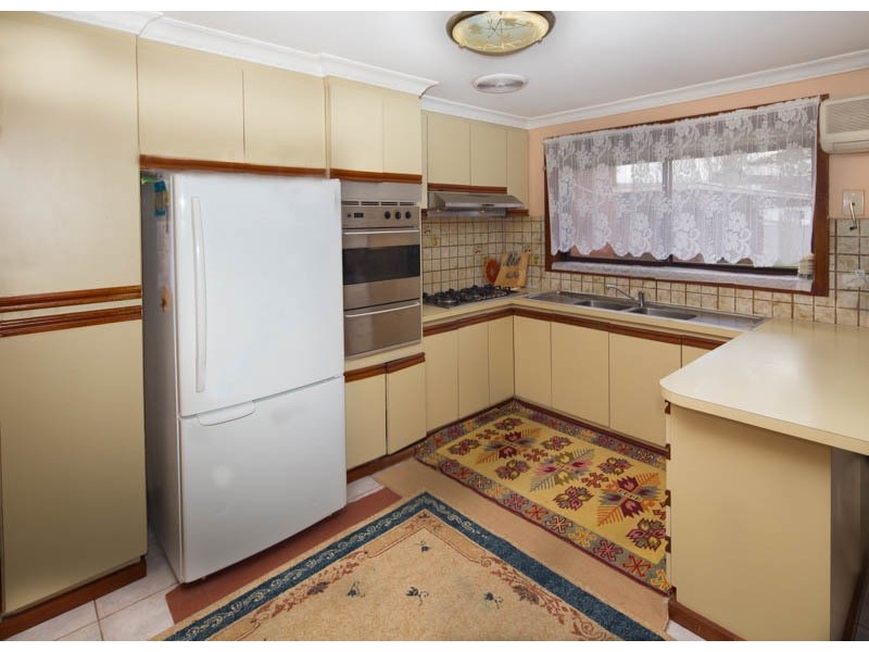 8 Hazeldene Street, Meadow Heights VIC 3048