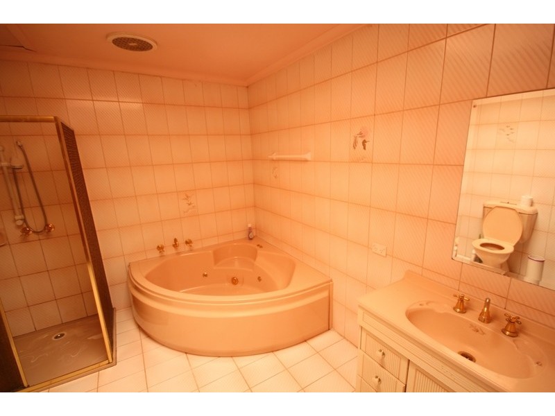 1 Augustine Terrace, Glenroy VIC 3046