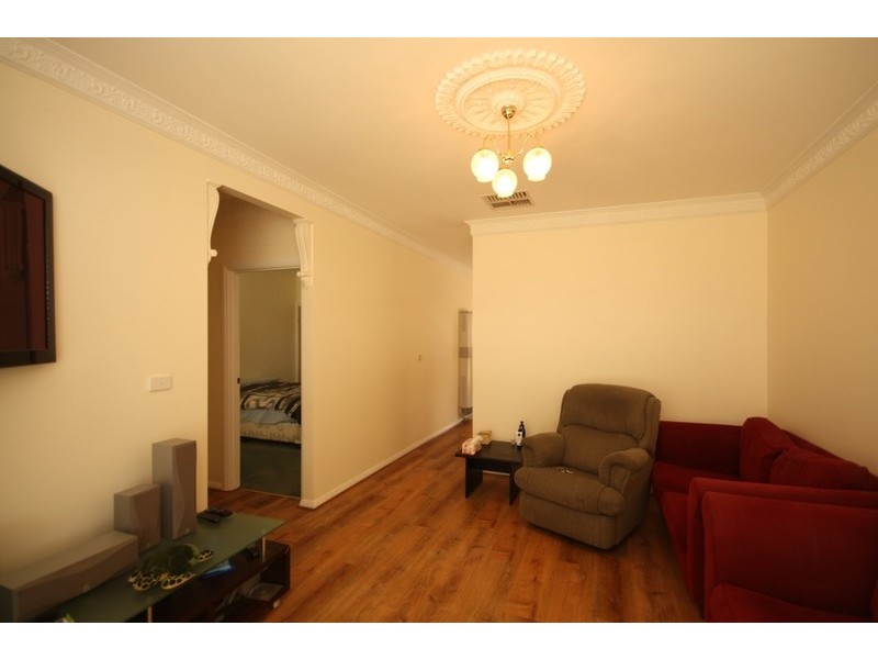 24B Gladstone Parade, Glenroy VIC 3046