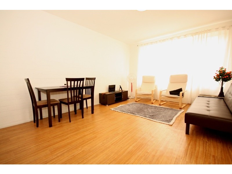 8/14 Salisbury Street, Glenroy VIC 3046