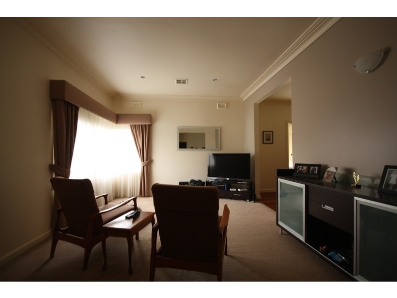11 Langton Street, Glenroy VIC 3046