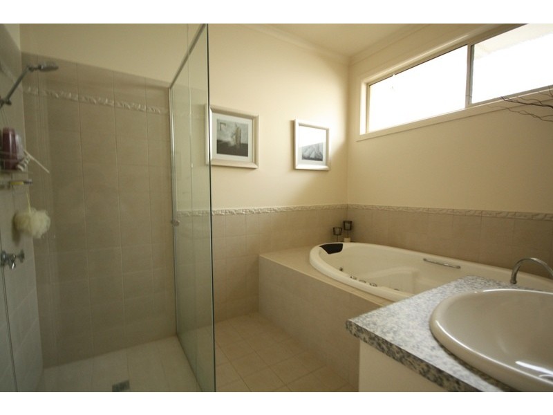 11 Langton Street, Glenroy VIC 3046