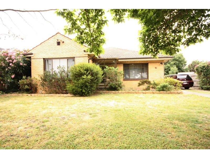 6 Watt Avenue, Oak Park VIC 3046